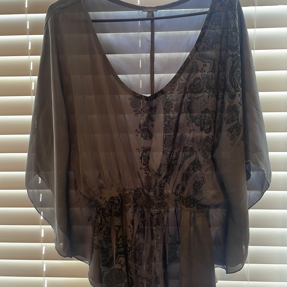 Blouse- grey. Beautiful with leggings., used but in good condition. See pics